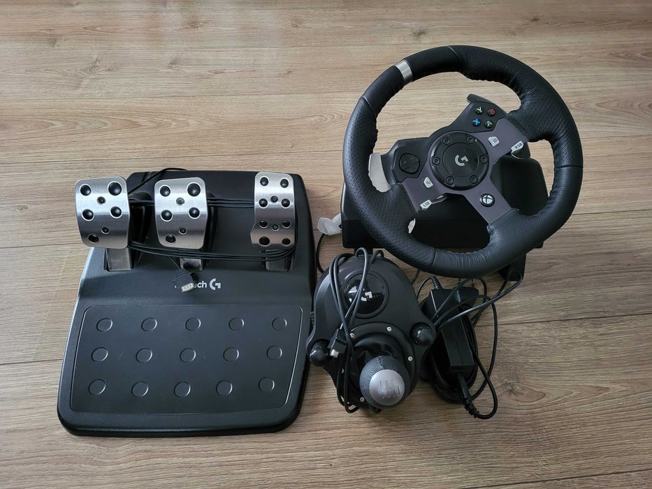 Volan Logitech G920 cu Pedale si Schimbator