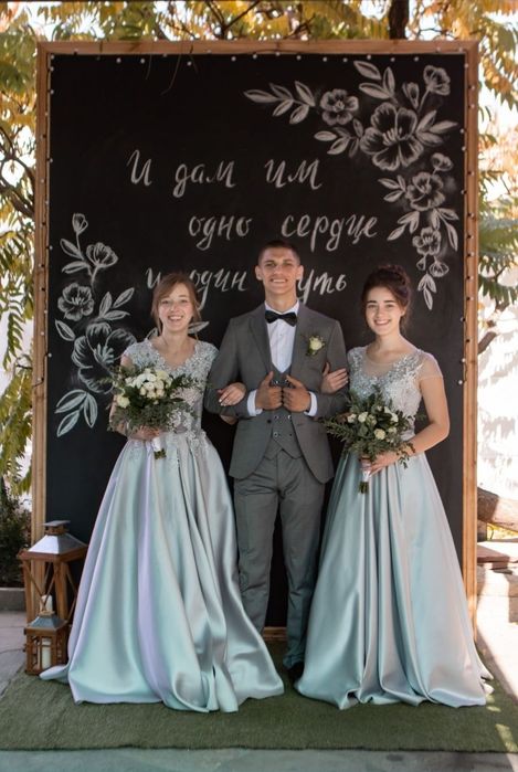 Два вечерних платья