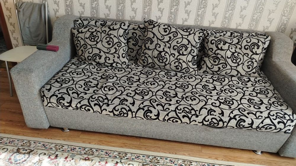 Продам  диван, комод, тахта 1.5 метра