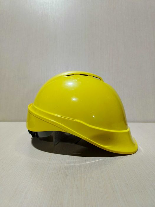 Каски на продажу