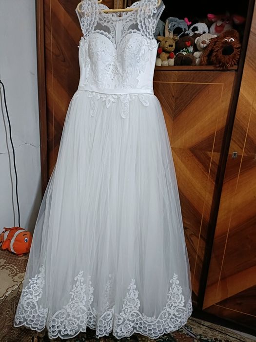 Vând rochie de mireasă