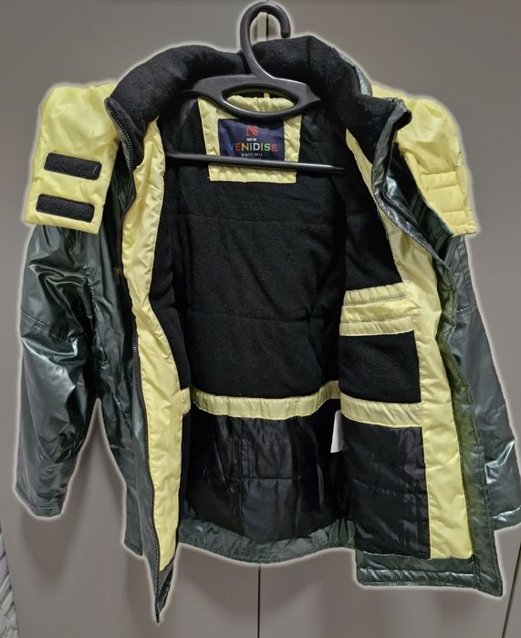 Куртка на девочку рост 140-146см