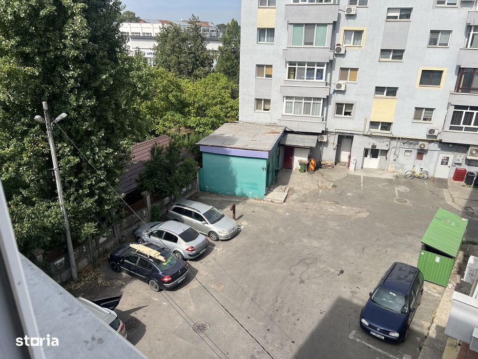 Ap 2 camere, decomandat, Centru, 2 balcoane