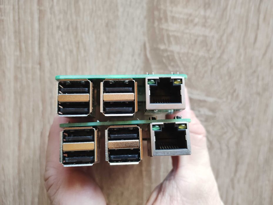 2 броя Raspberry Pi 2B v1.1
2 броя Raspberry Pi 2B v1.1