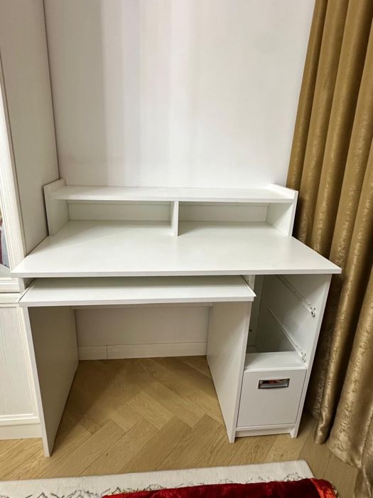 Стол компьютерный