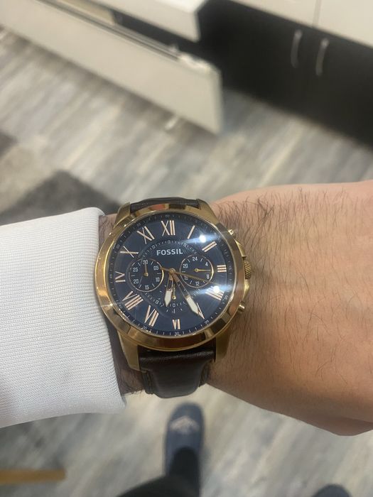 FOSSIL часовник!