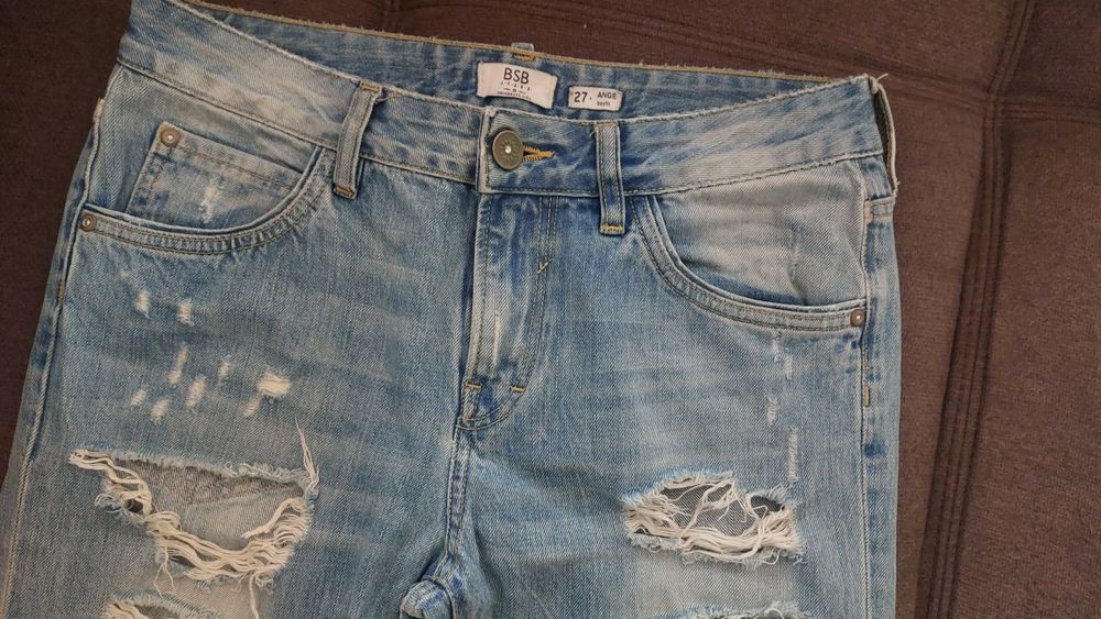 Продават се дънки BSB, Boyfit.