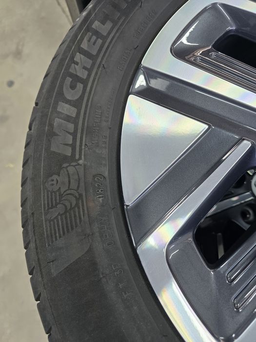 4 Броя 215/55/17 Michelin 2x6,5mm 2x5,4mm