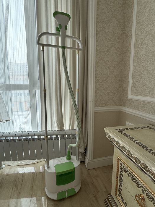 вертикальный отпариватель PHILIPS для одежды