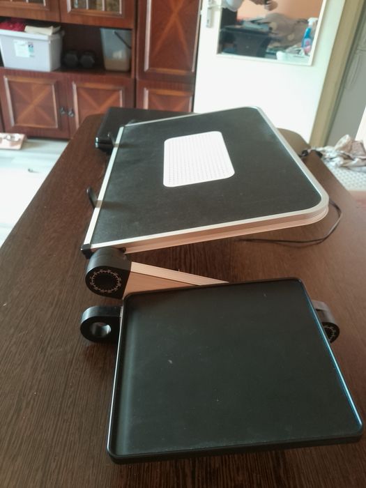 Vand suport / masuta pliabila pentru laptop Armyte+ cu ventilatie, stare 10 din 10, ca noua.