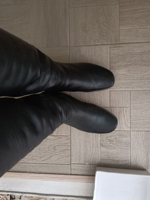 Сапоги женские  почти новые