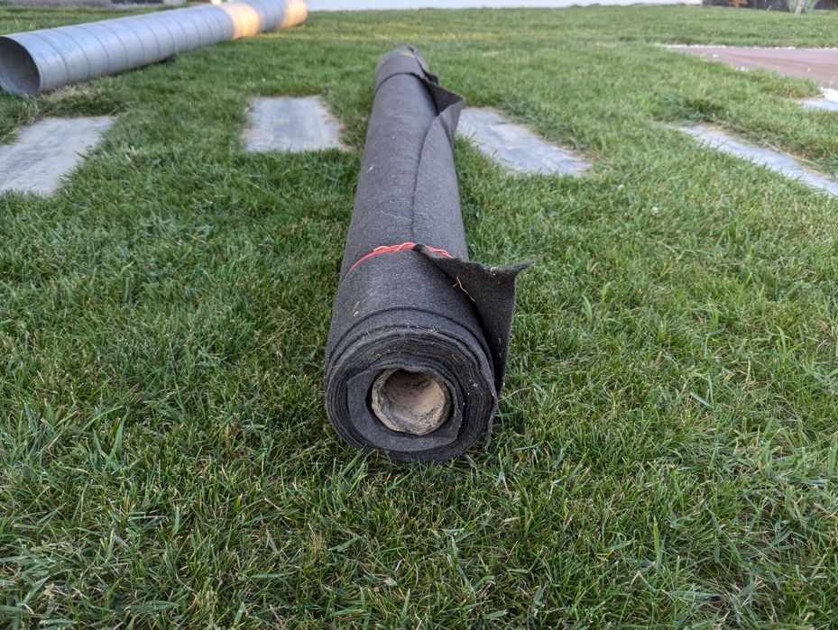 Rola geotextil dens inceputa