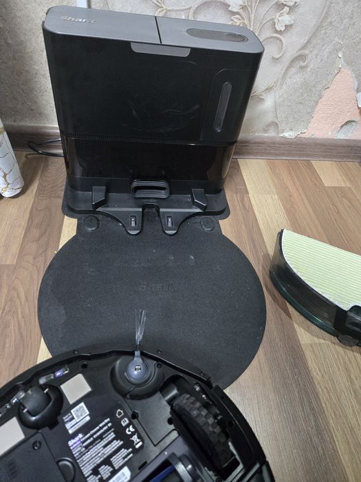 Робот прахосмукачка 2 в 1