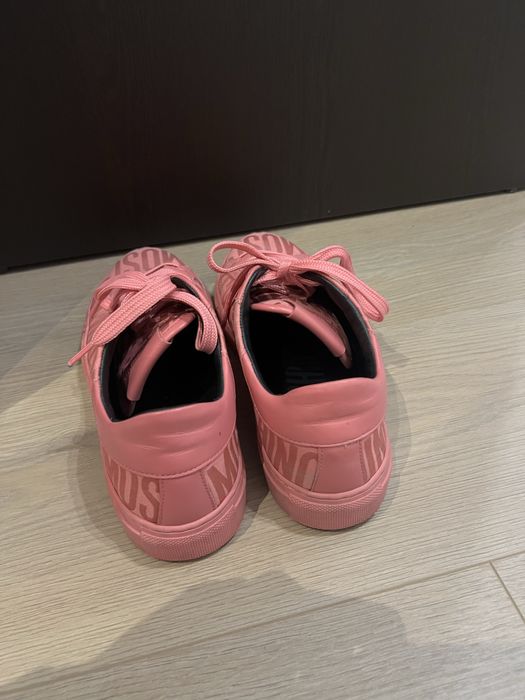 Moschino розови сникърси