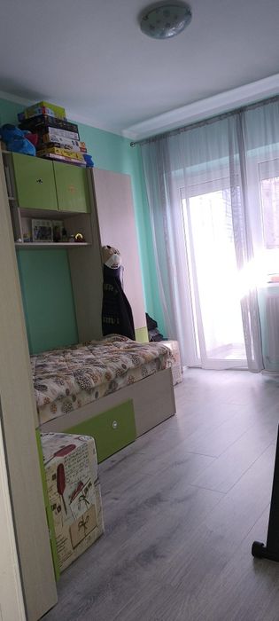 Vând apartament 3 camere