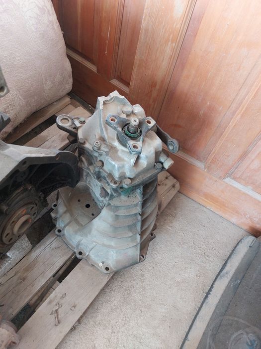 Запчасти 124 мерс