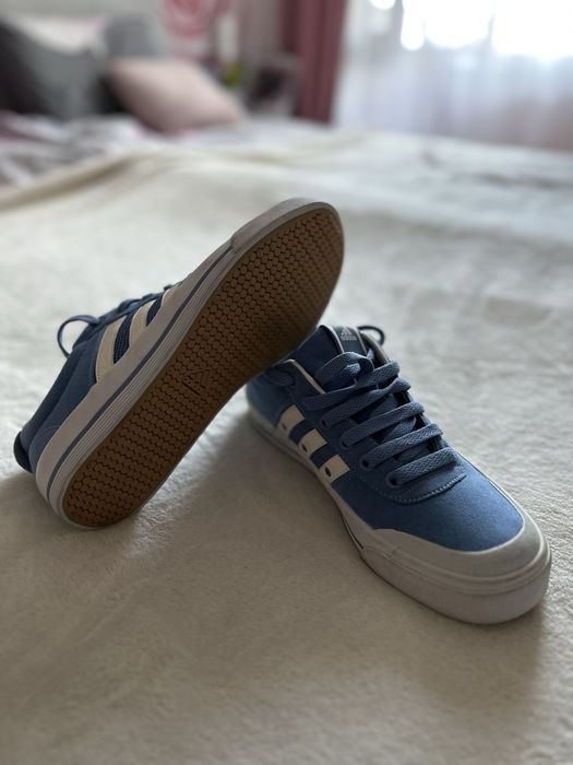 Нови кецове Адидас