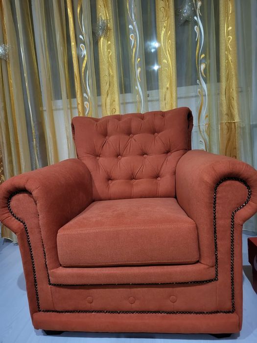 Canapea extensibila + 2 fotolii făcute pe comandă culoare cărămiziu
