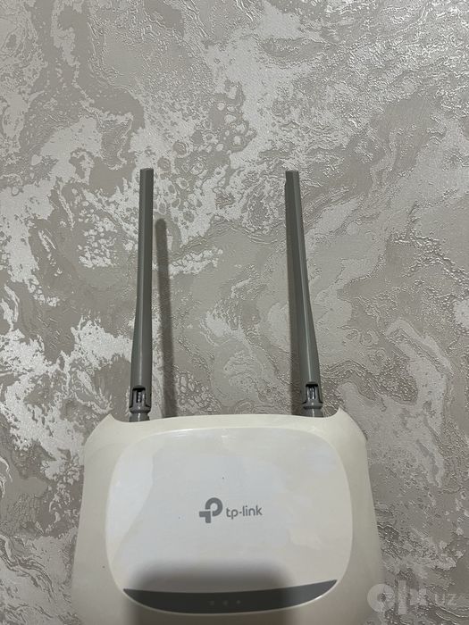 Wi-Fi роутер                           .
