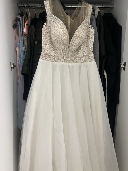 Vand accesorii pentru nunta