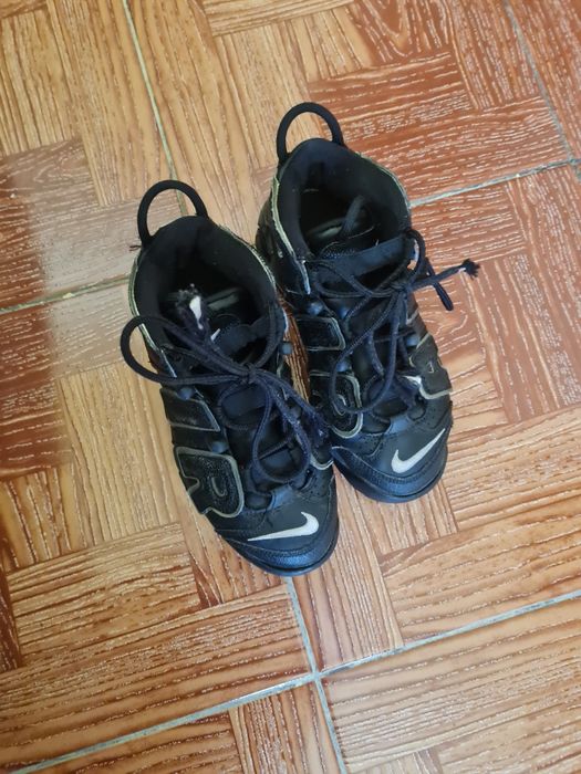 Vand adidasi umtempo