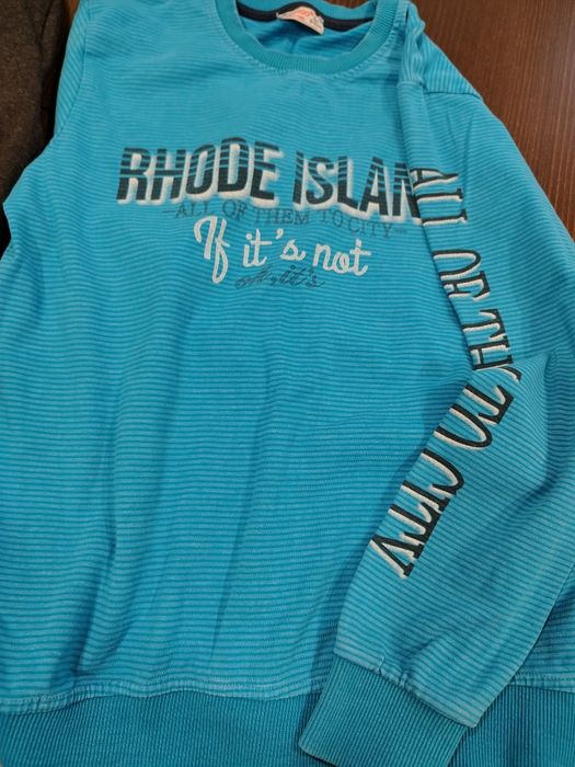 Две долнища, спортен екип и две блузи с дълъг ръкав