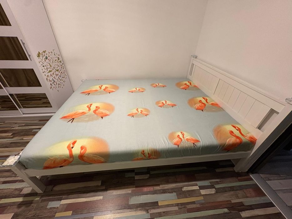 Vând mobilă: canapea colțar piele, bibliotecă living, pat + dulap