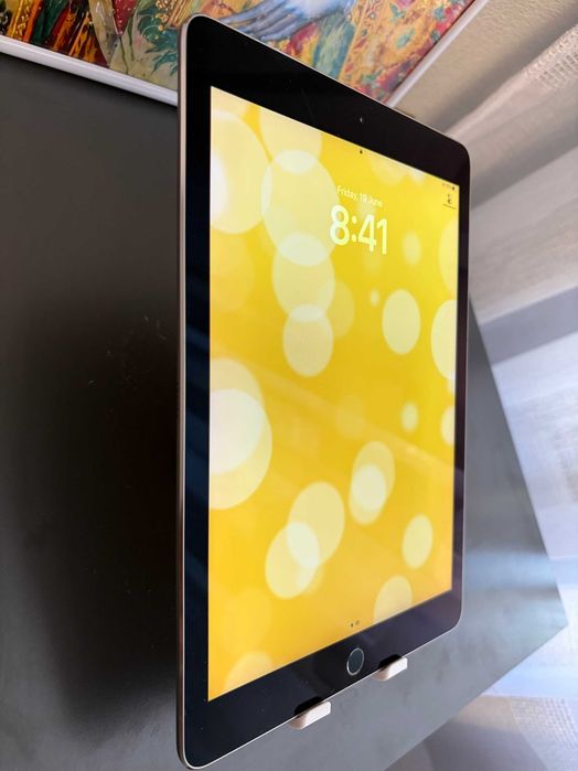 Apple iPad Pro 1gen A1673 9.7' 128 GB WiFi / Gray [4GB RAM]