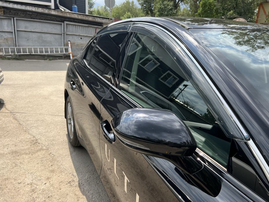 Ветровики Hongqi E-QM5