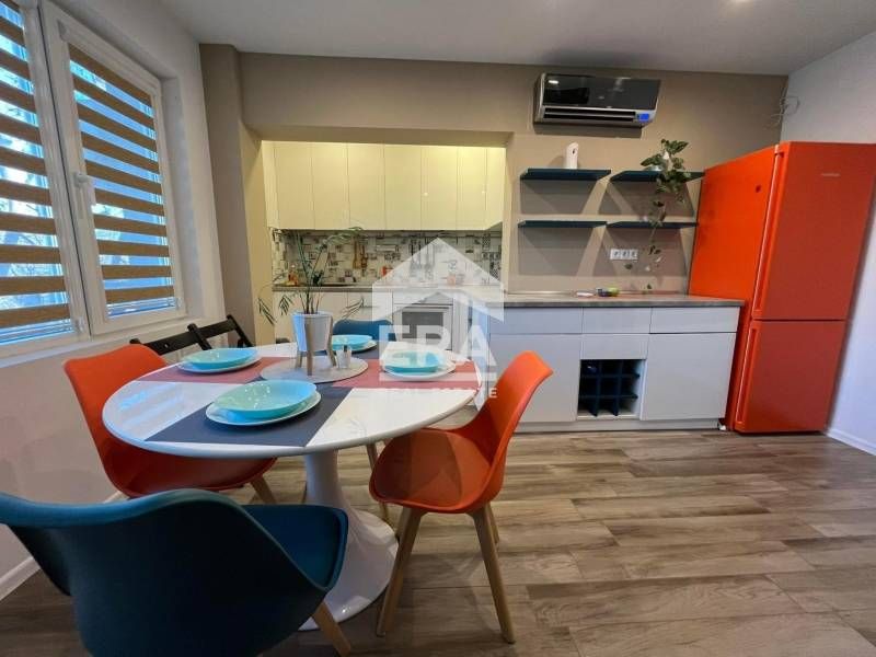 Двустаен, стилно обзаведен апартамент под наем, в идеалния център на В