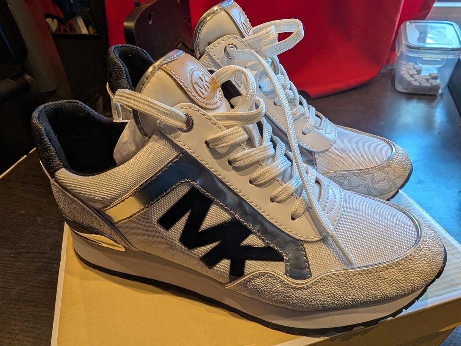 Adidasi Michael Kors nr. 37
