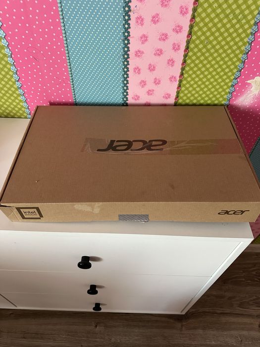 Продам ноутбук acer 3 мес в использование