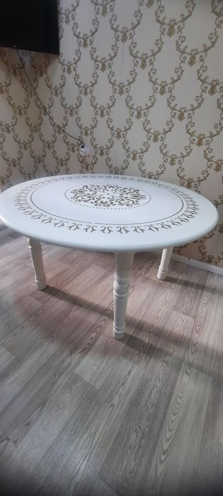 Продам срочно Стол