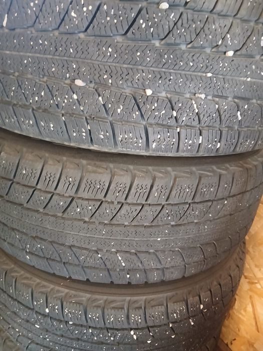 Продам зимние шины