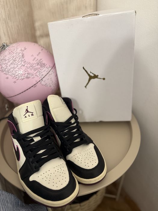 Nike Air Jordan 1 номер 39