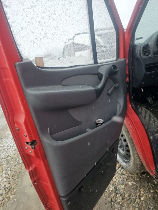 Piese Mercedes sprinter 2.2E3 motor cutie roti faruri usi