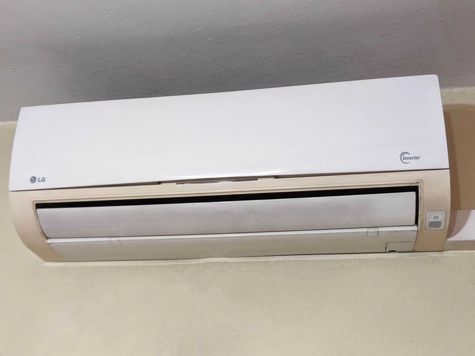 Климатик LG 12000 BTU инверторен Отличен