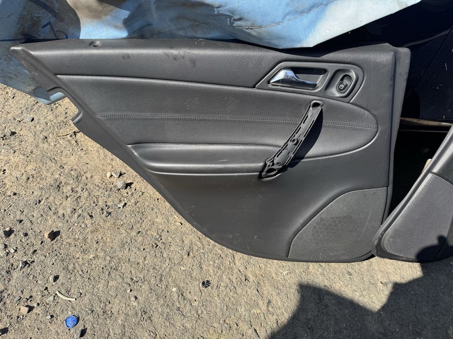 Кожени Кори за Мерцедес ц класа w203 седан