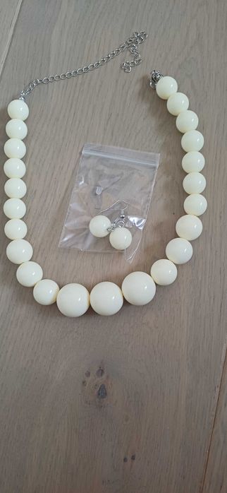 Set bijuterii margele si cercei