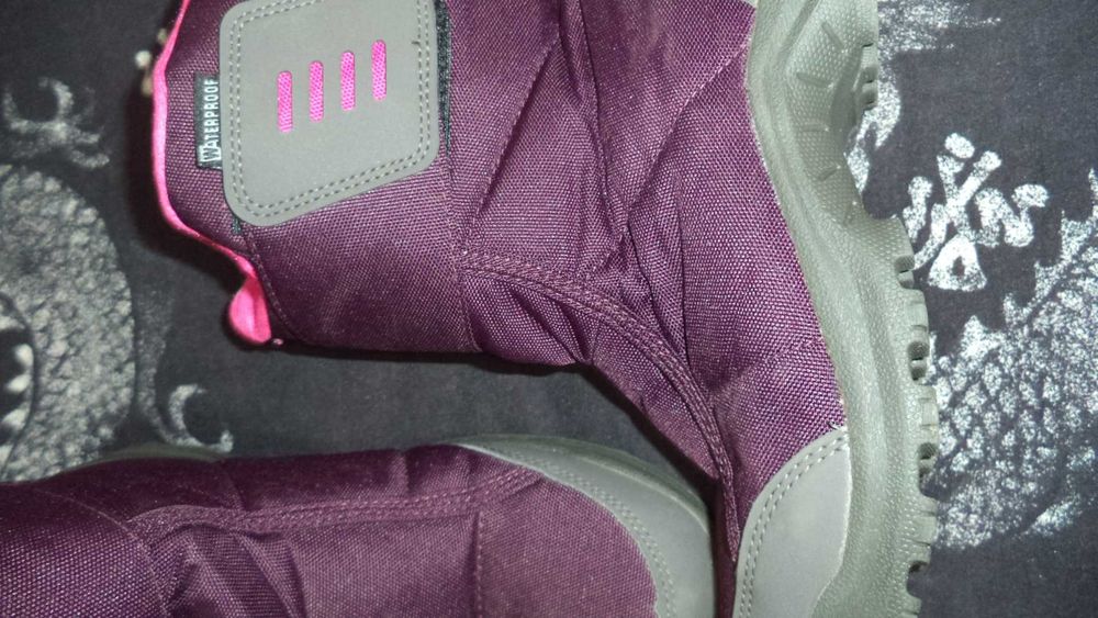 Продавам почти нови детски   ботуши  QUECHUA  от Декатлон - 38 номер