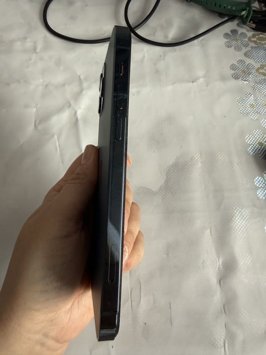 Айфон 12 pro в отличном состоянии