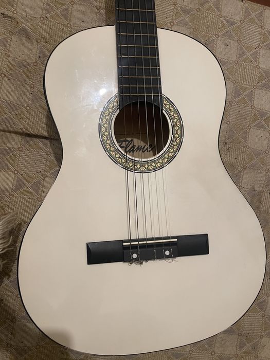 Chitara in stare perfecta