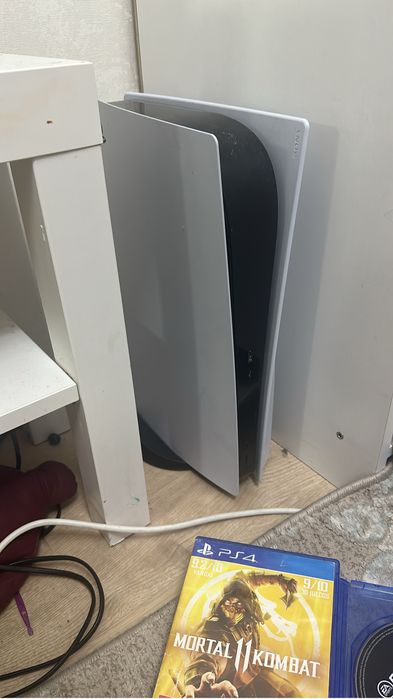 Ps5 с коробкой и с двумя джостиками