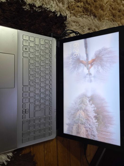 Laptop Sony 15 inch, display cu touchscreen SVF15A1S2ES