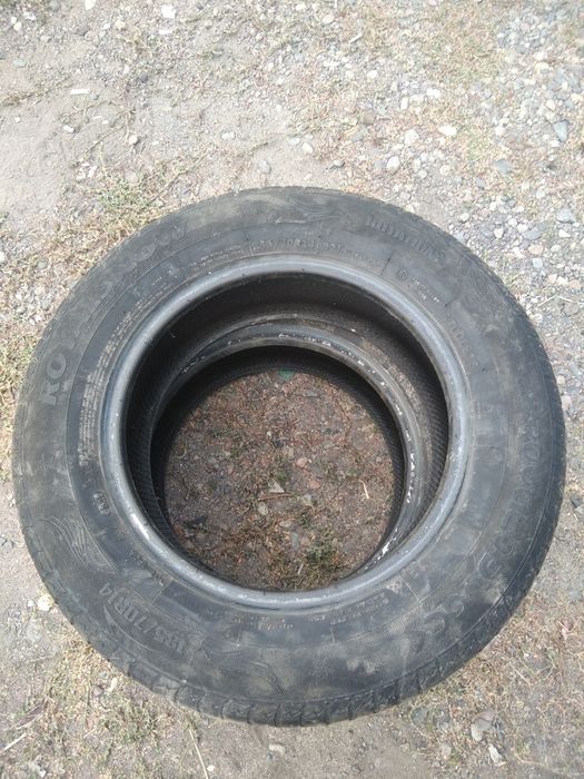 Продам две шины 185/70R14