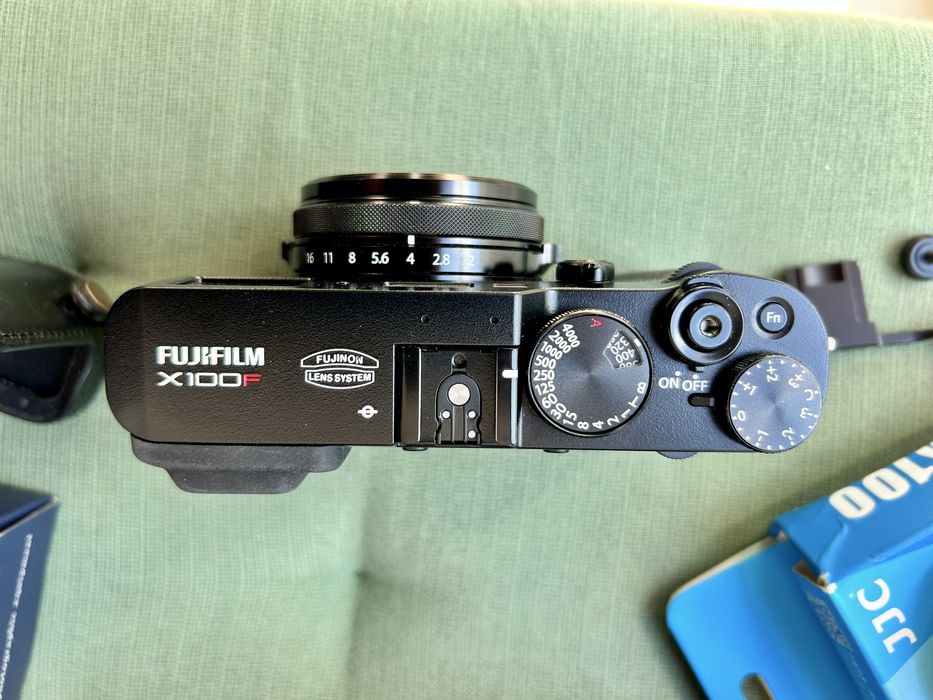 Fujifilm X100F Black – Pachet complet + accesorii premium (12.200 cadre)