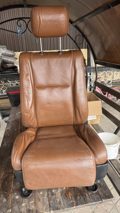 Сидение передние Тундры