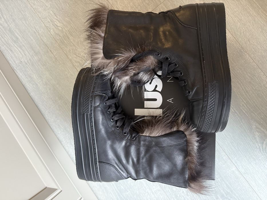 Боти от естествена кожа с естествен пух