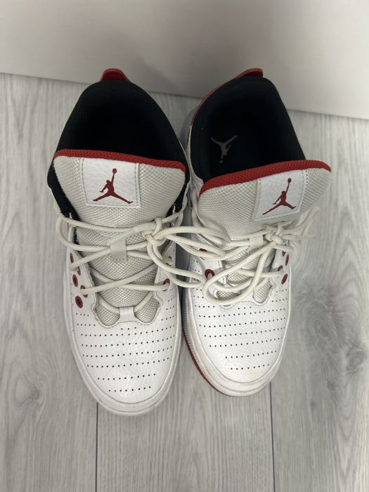 Jordan Max Aura 5 Red (redus de la 350)