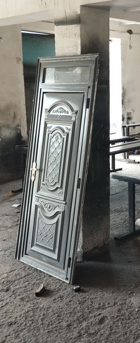 Темирдан ишлаб чикарилган ешик